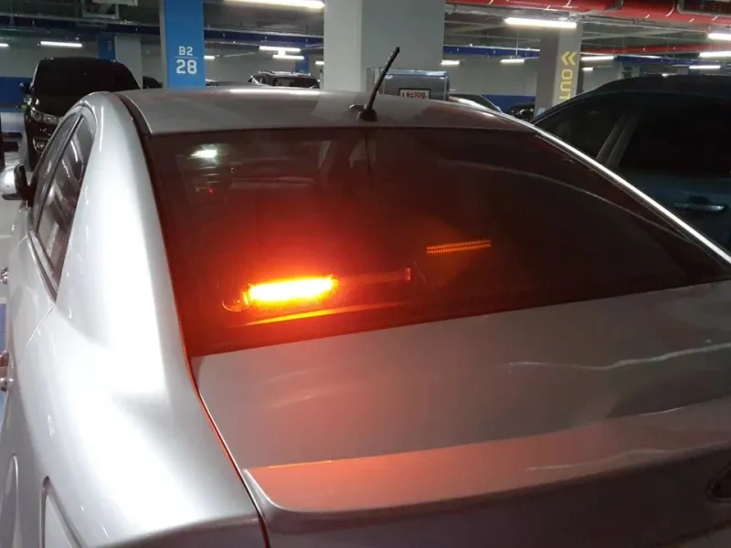 Аварийна Сигнална Жълта Лампа Блиц Маяк Led Бар със Стойка За Пътна Помощ Платформа 12-24V - 7