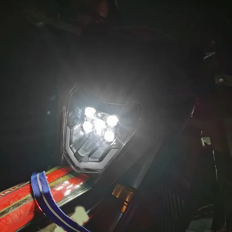 Маска с LED Фар за мотор, мотоциклет Черна с къси и дълги светлини - Универсален модел за ENDURO / Trail / Streetfighter - 7