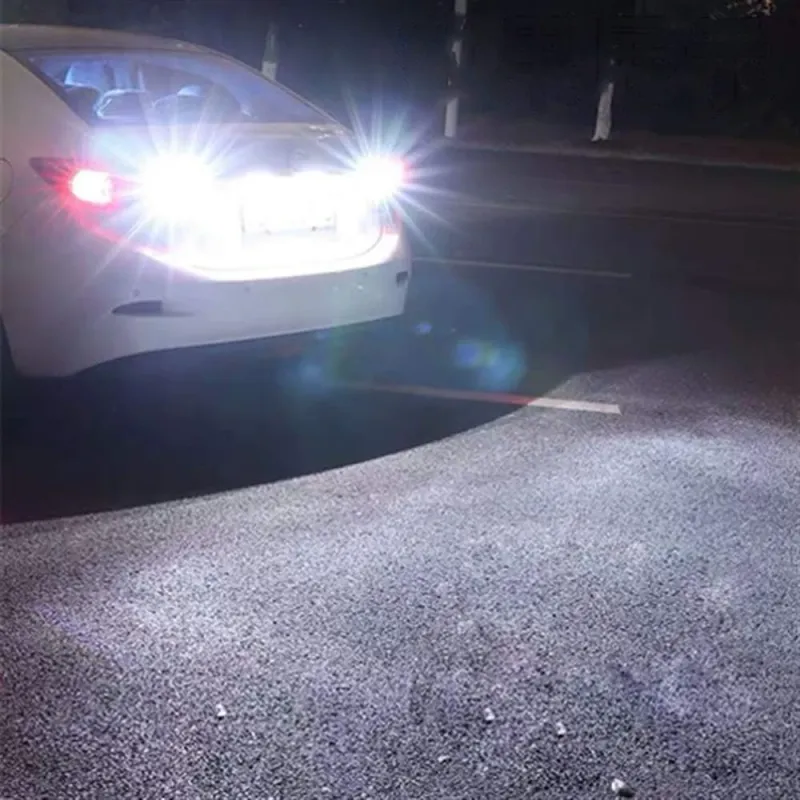 Комплект от 2бр. LED Лед Крушки, 33 SMD, С Лупа, BAU15S 1156 (P21W), 12V, Бяла, Светлина Разминати пинове (150°) - 1