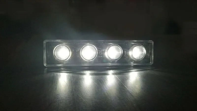 1бр БЯЛ преден габарит маркер за Скания Scania- 180mm x 40 mm с букса - 1