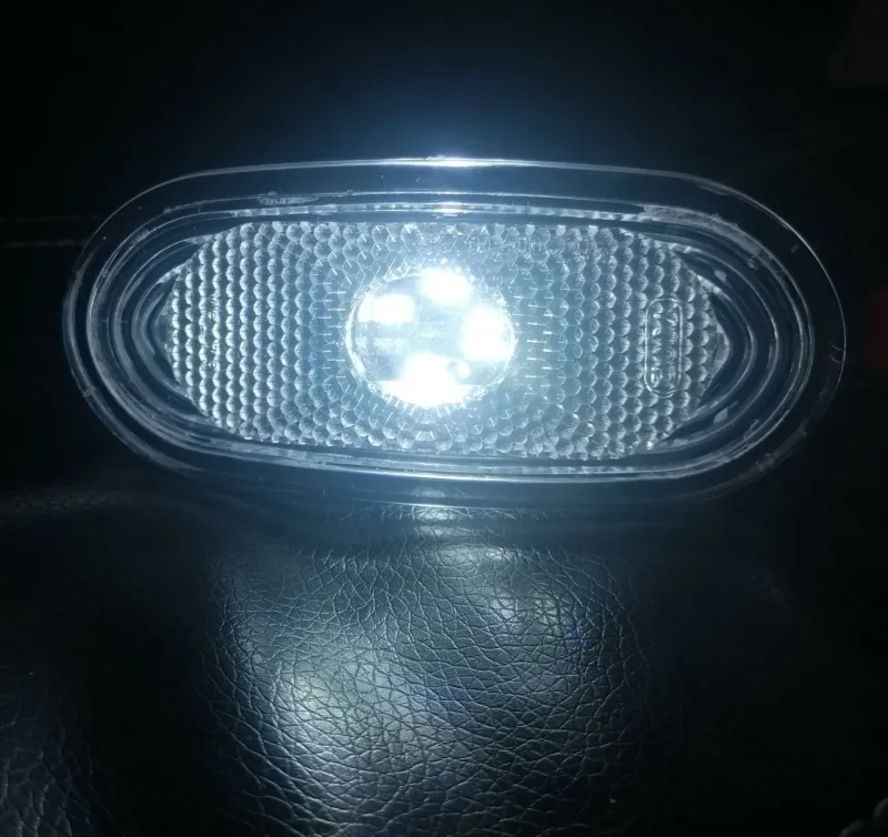 LED ЛЕД светодиоден габарит маркер токос бял с 4 диода 12V за Мерцедес Спринтер Фолксваген Крафтер Mercedes Spritner VW Crafter - 3