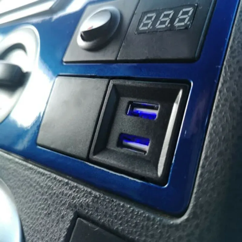 Двойно USB Зарядно за Вграждане за Volkswagen Фолксваген VW Transporter Транспортер Caravelle Каравел Т5 2003 - 2009 - 7
