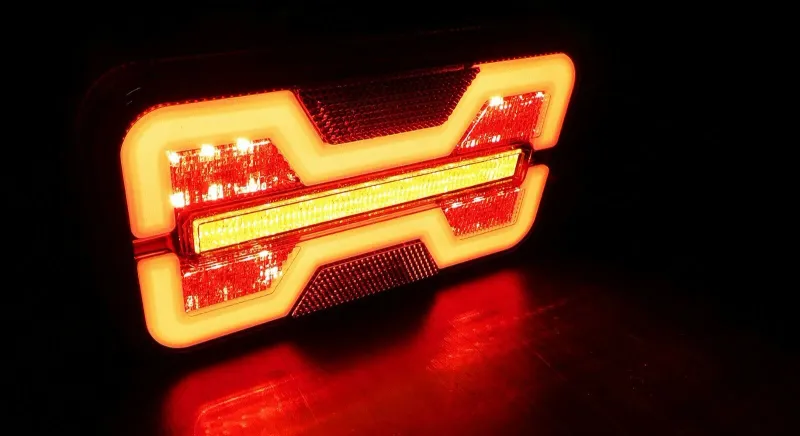 Комплект LED Лед Диодни Стопове, Ляв и Десен, Неон Ефект, Динамичен Бягащ  Мигач, 12V - 24V, E-Mark - 9