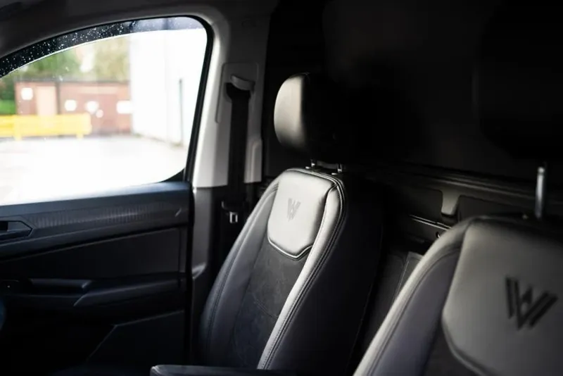 Комплект от 2бр. ветробрани за Peugeot Partner / Citroen Berlingo / Toyota Proace City / Opel Combo след 2018 - 3
